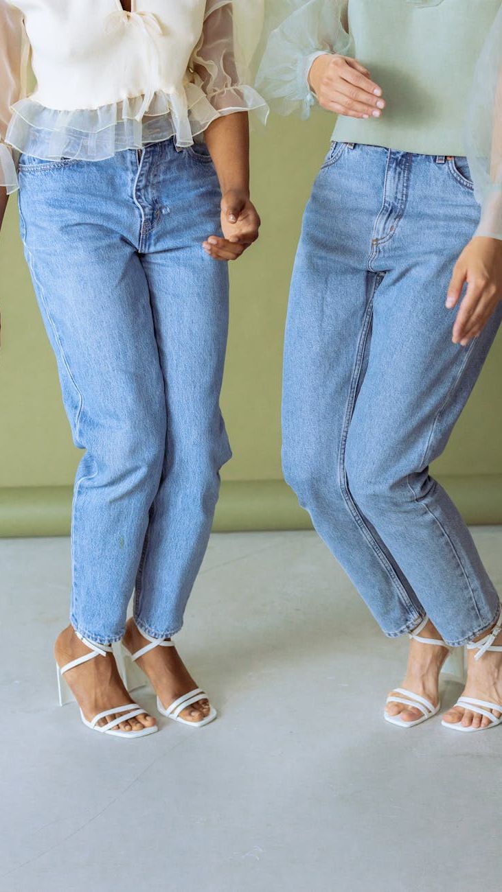 Helle Jeans im Frühling: Stilvolle Outfit-Ideen für jeden Tag