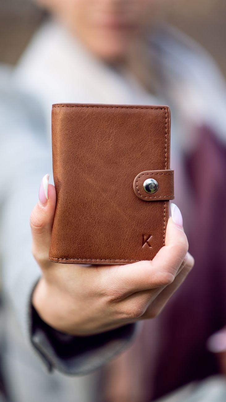 Mini oder Zip-Around: Welche Geldbörse für Frauen passt zu Ihnen?